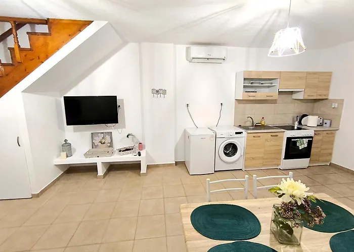 Traditional Suburbs Maisonette Casa de Férias *