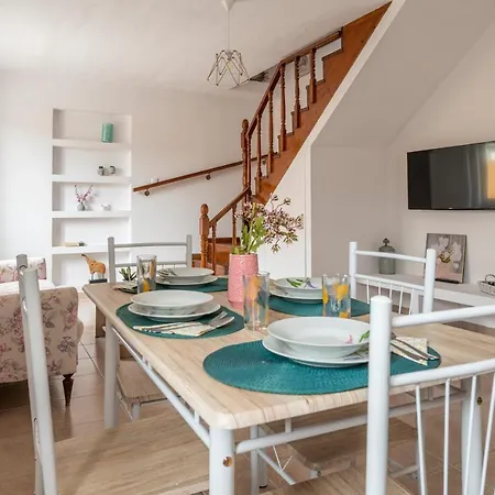 Traditional Suburbs Maisonette