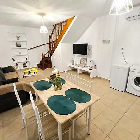 Holiday home Traditional Suburbs Maisonette *
