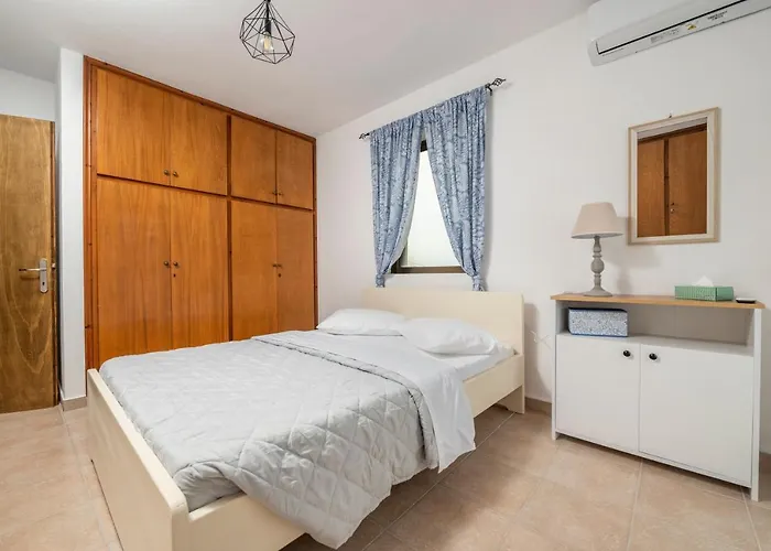 Traditional Suburbs Maisonette