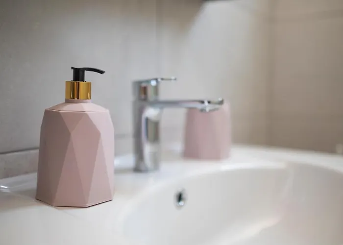 Traditional Suburbs Maisonette Ferienhaus *